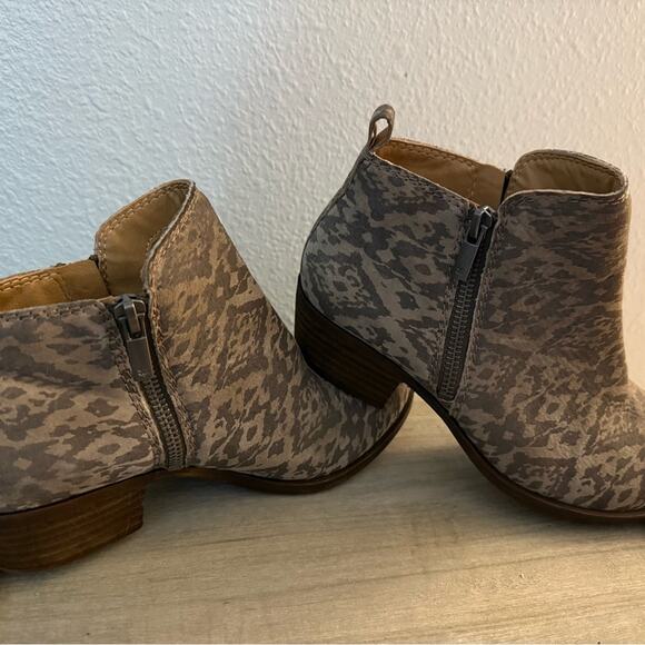 Women's Patterned Ankle Boots - Picture 2 of 8
